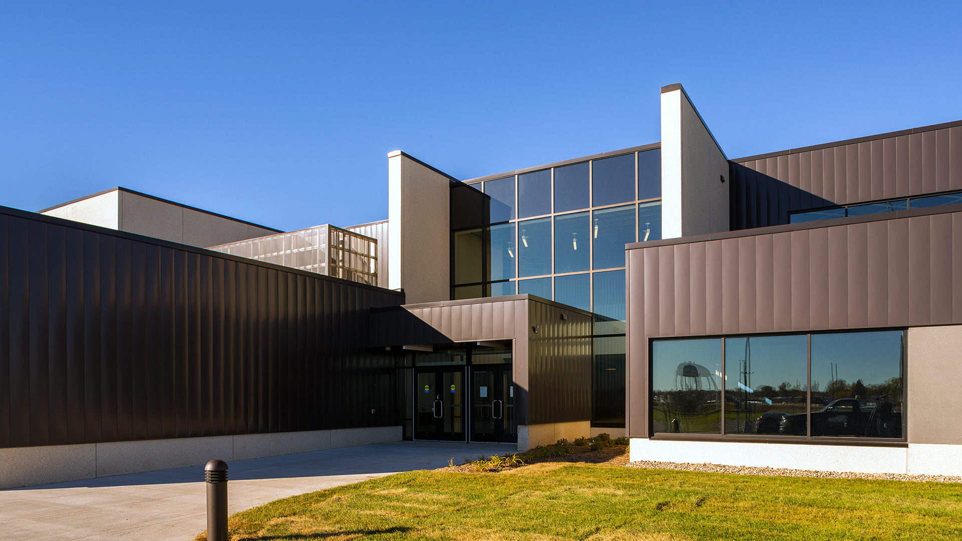 Maslowski Wellness and Research Center Wadena MN Exterior Entrance View