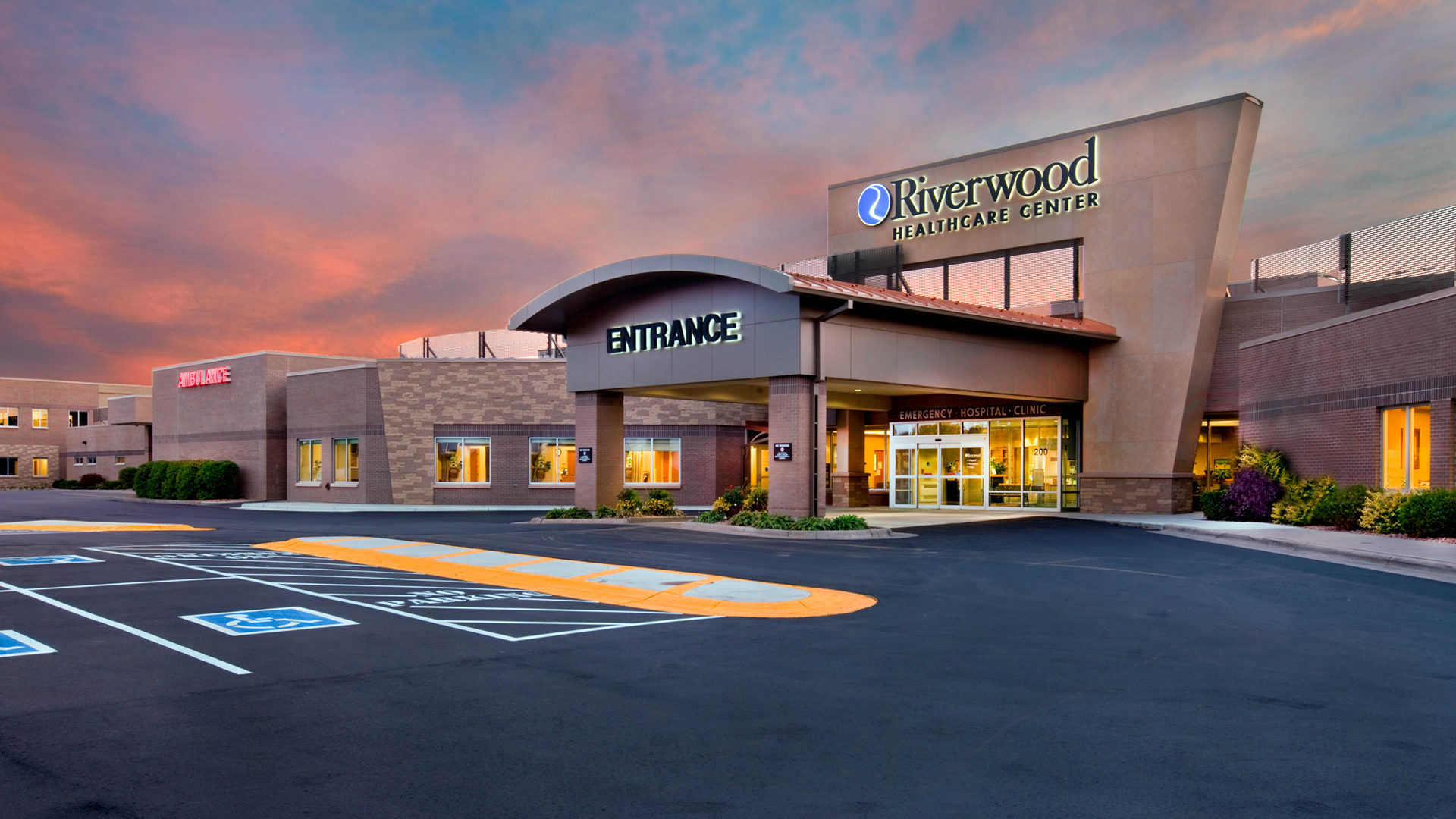 Riverwood Health Care Center Aitkin MN Exterior Entrance View