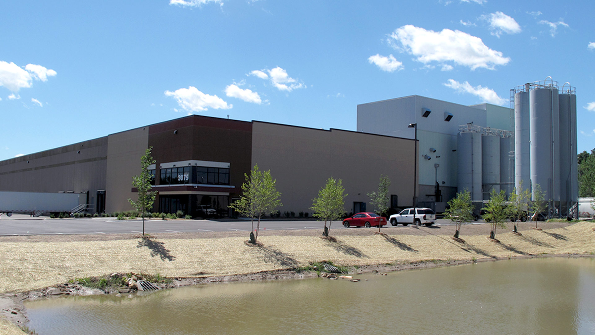 Roseville 3075 Long Lake Road Warehouse-Roseville MN Exterior Entrance View