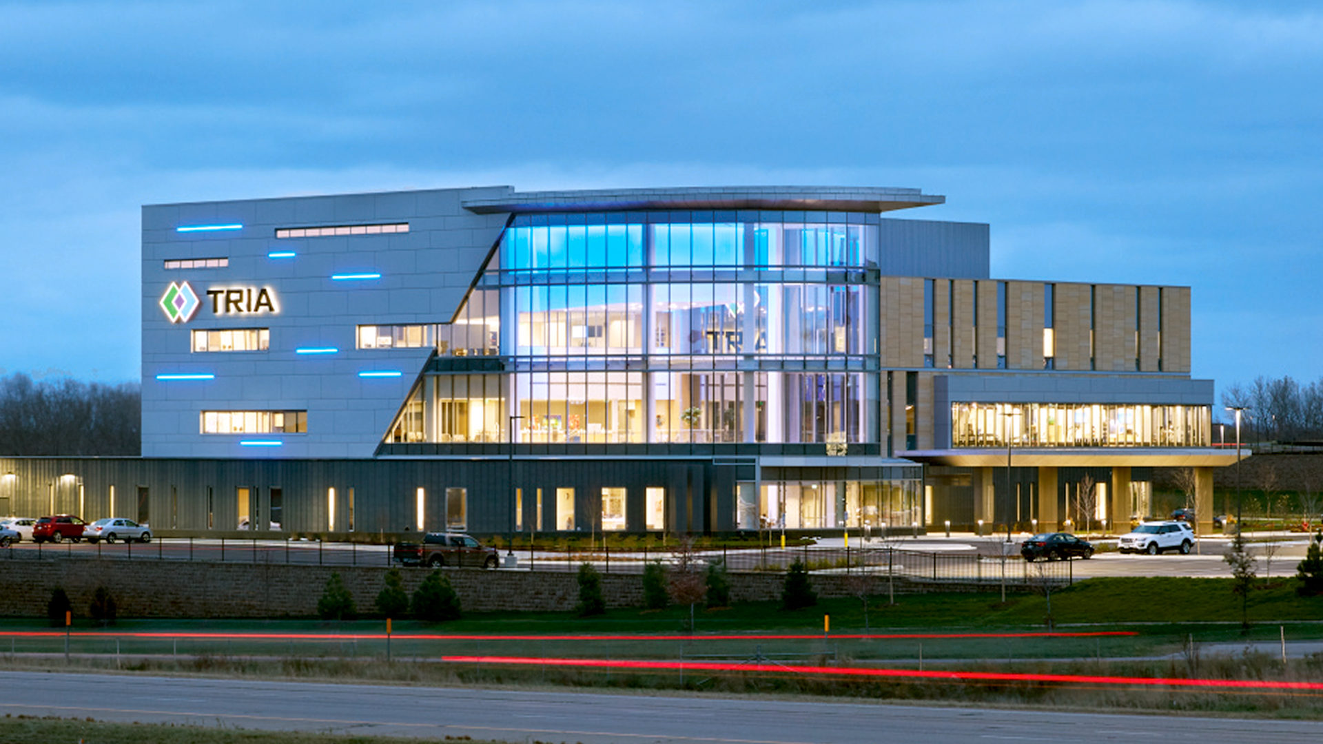 TRIA Orthopedic Center CityPlace Woodbury MN Healthcare Exterior Night Shot