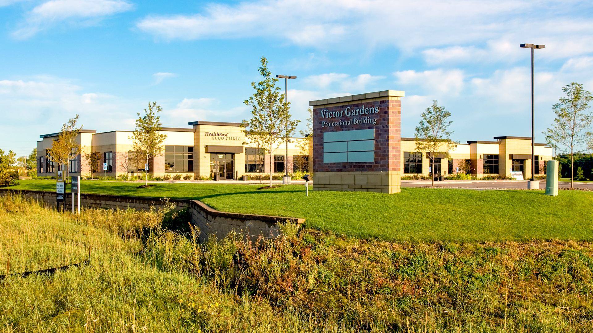 Victor Gardens Medical Office Building Healthcare Hugo MN View of Entire Building with Building Monument