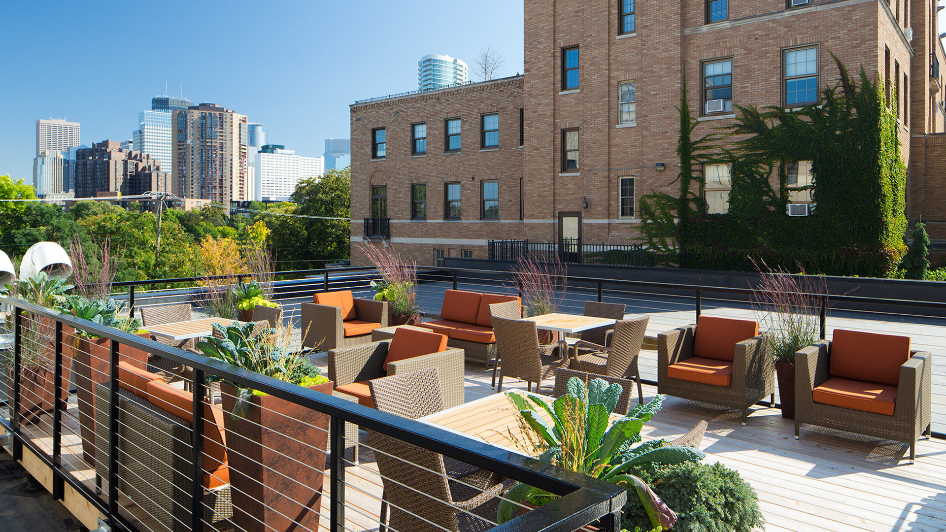 430 Oak Grove Apartments_Exterior Roof Top Patio