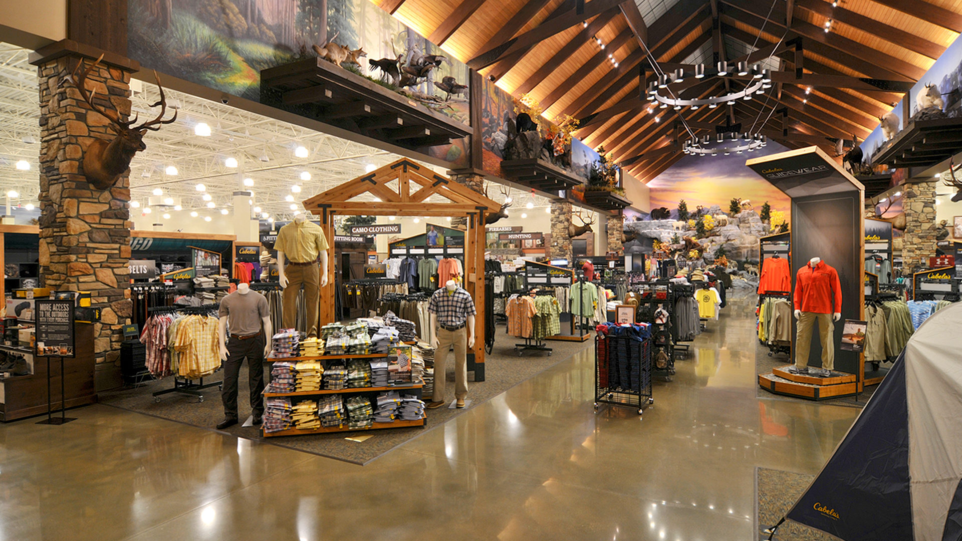 Cabelas Retail Center Sun Prairie WI Interior Mens Retail Area