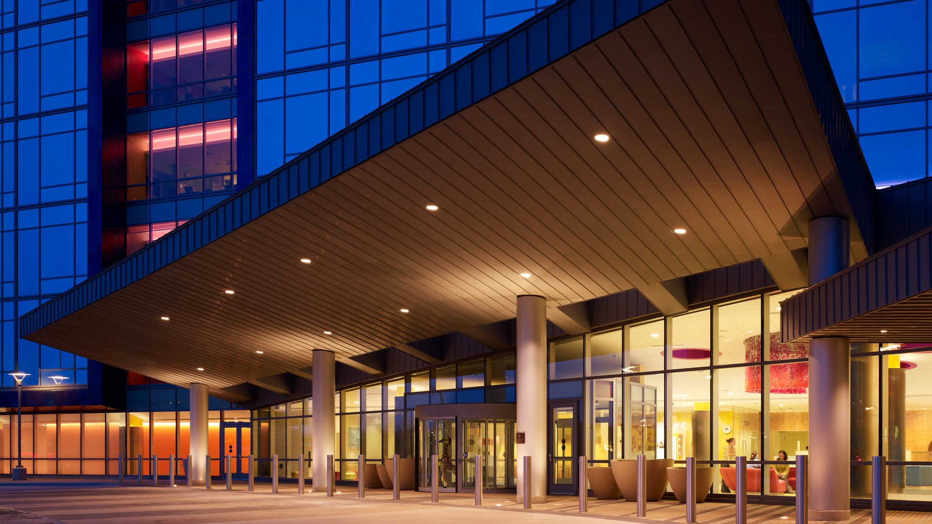 U of M Masonic Childrens Hospital Amplatz Exterior Close Up Entrance View