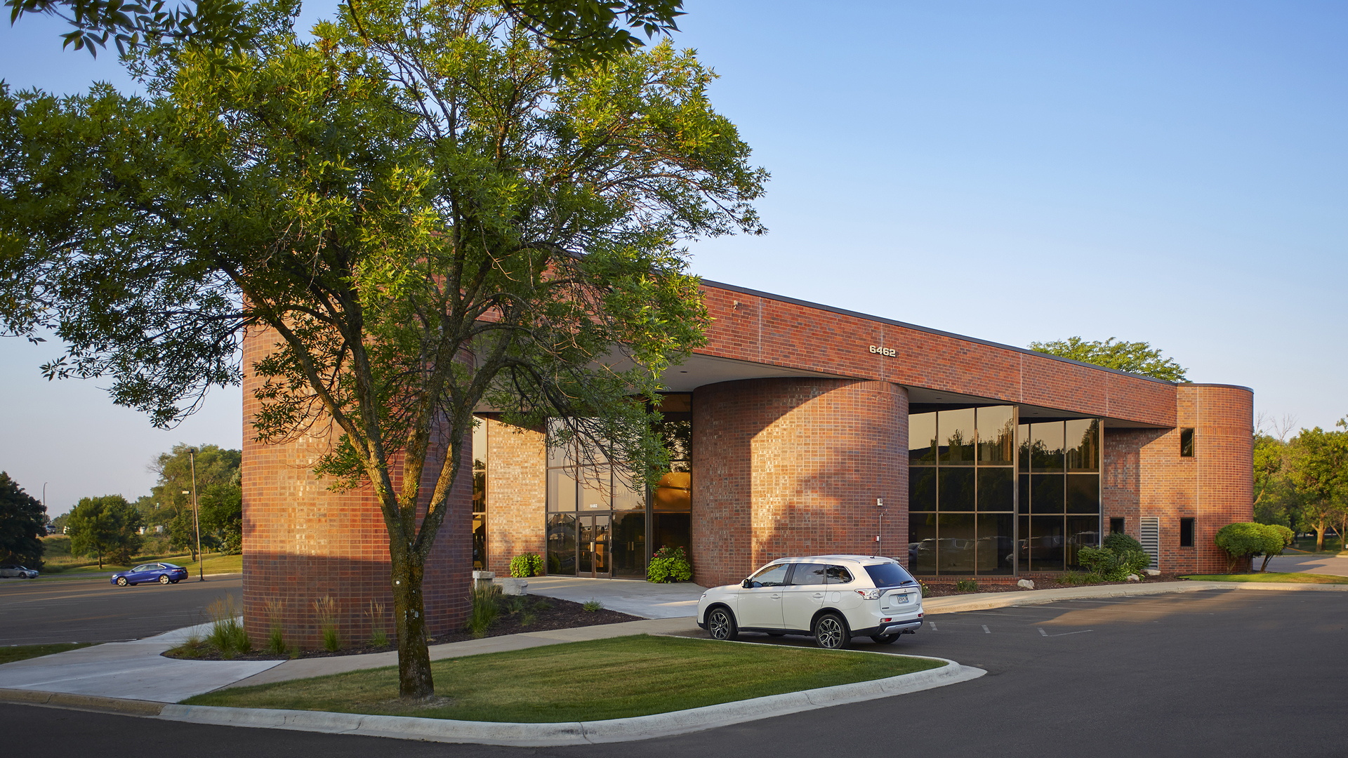 Primetech Office Center III Eden Prairie MN Office building Exterior entrance from side parking lot