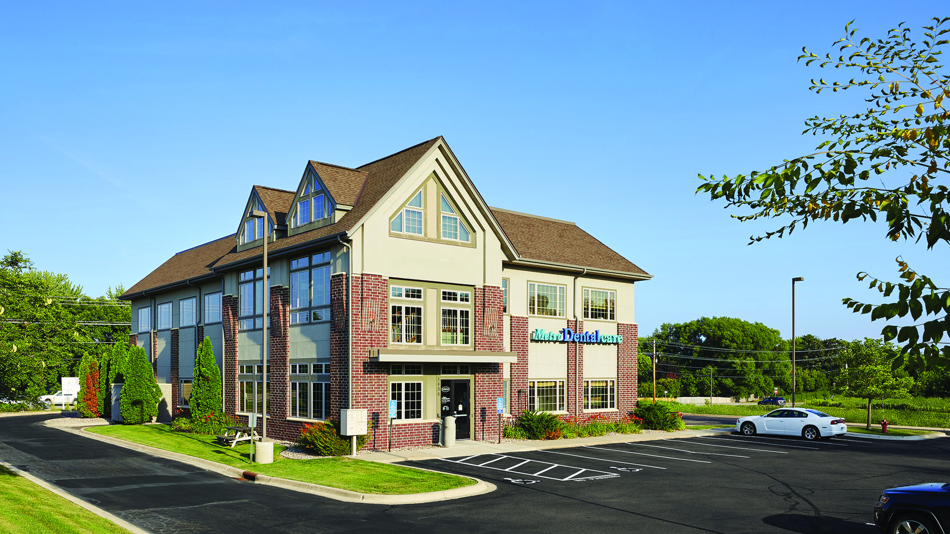 Chaska Grandview Office Building view of front and side of building