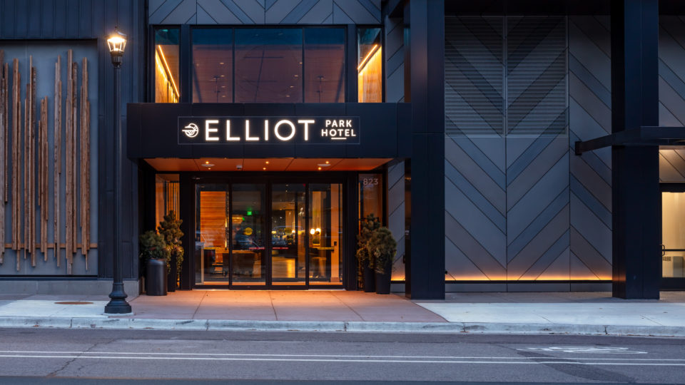 Elliot Park Hotel entrance