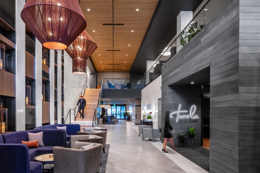 Elliot Park Hotel lobby