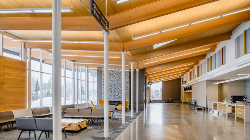Falls International Airport interior