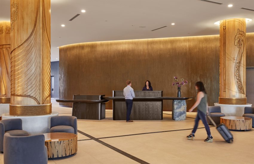 Omni Viking Lakes Hotel lobby