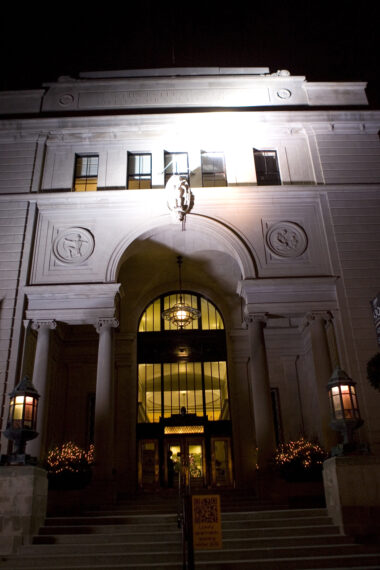 430 Oak Grove Entrance