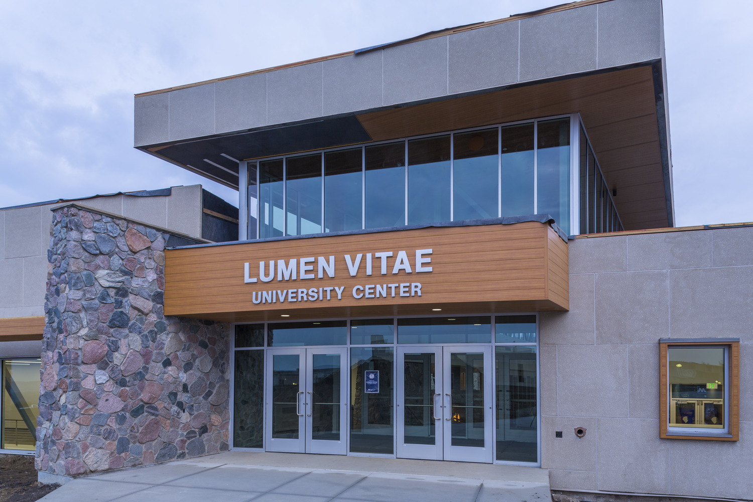 85,000 SF new Campus Center and MAC renovations. Complete renovation of existing Leach Field House to create a new Campus Center. Project also includes locker room and restroom renovations at the McDowell Activities Center