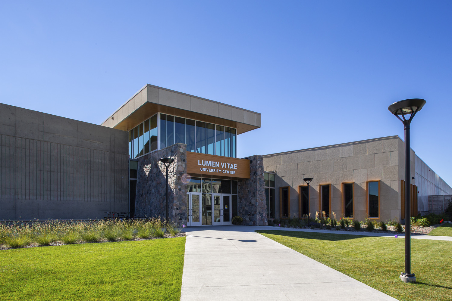 85,000 SF new Campus Center and MAC renovations