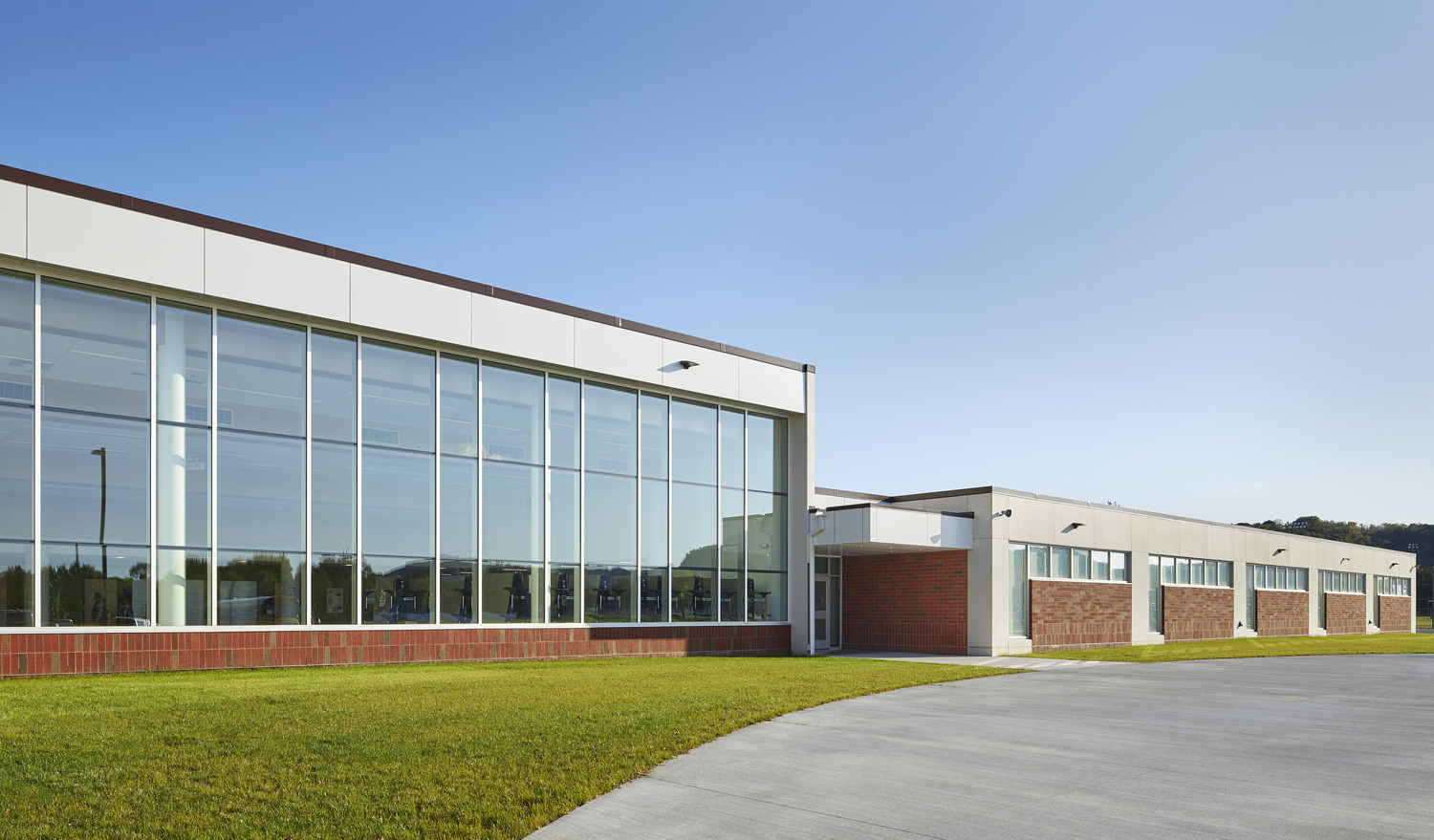 Credit Line: “Anthony Gilbert © Gaffer Photography” Credit Line: “Anthony Gilbert © Gaffer Photography”
32,000 SF Addition including gym,cafeteria and kitchen expansion, 7 classrooms and secure entry remodel/addition