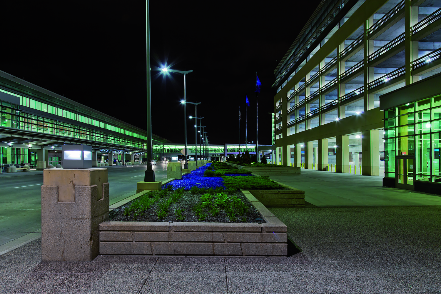 T2-Humphrey Terminal shot by Scott Gilbertson 06-06-13.