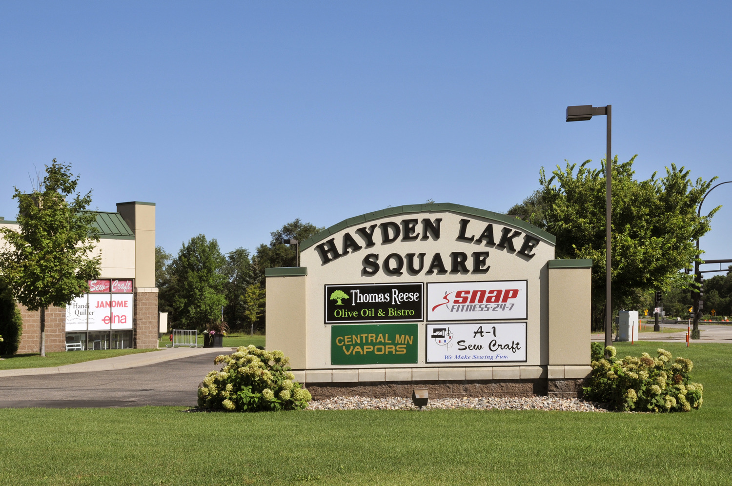 12,758 sq. ft. realty convient center, located at the interestion of 169 and Hayden Lake Road in Champlin This 12,758 sq. ft. retail convenience center is located at the intersection of Hwy 169 and Hayden Lake Road in Champlin.

Major Tenants:
Snap Fitness and TR Bistro