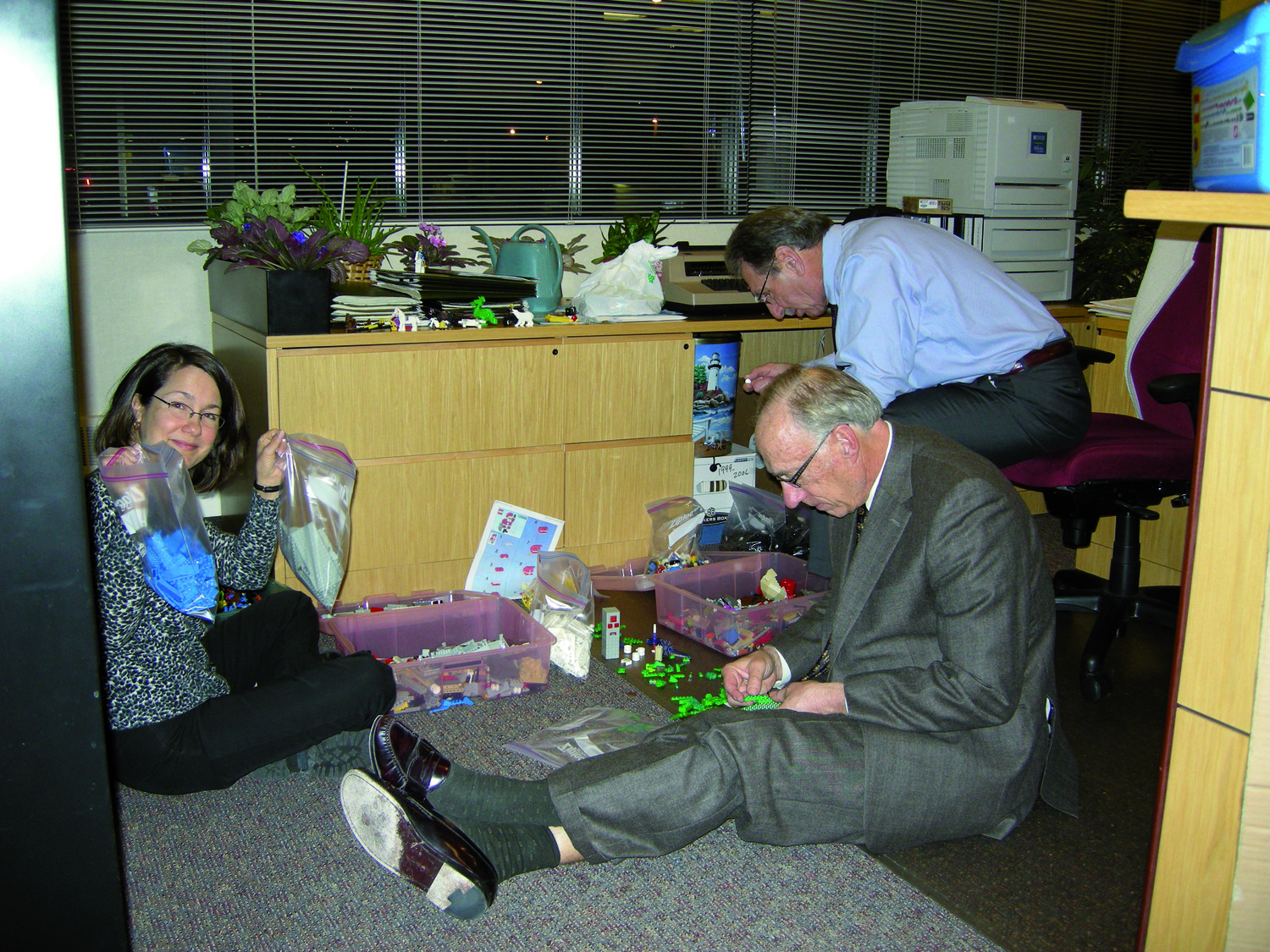 holiday_parties_decorating