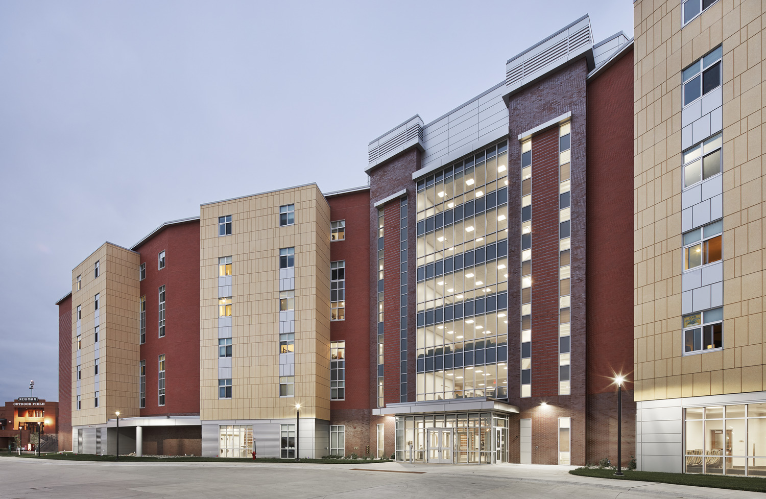 Credit Line: “Anthony Gilbert © Gaffer Photography” 147,100 SF new Residence Life Hall
