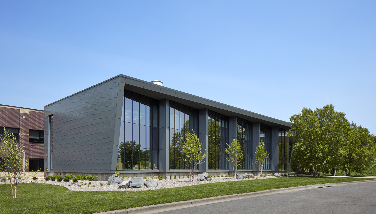19,600 SF Addition with 18 Laboratories
