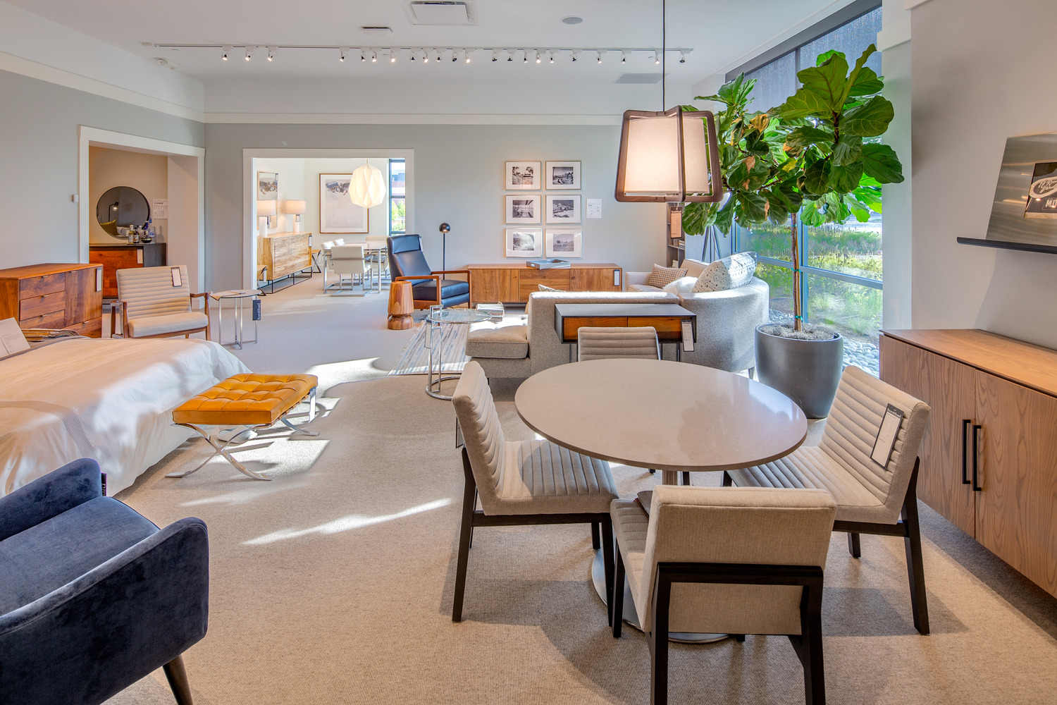 28,000 SF interior and exterior renovation of existing retail facility