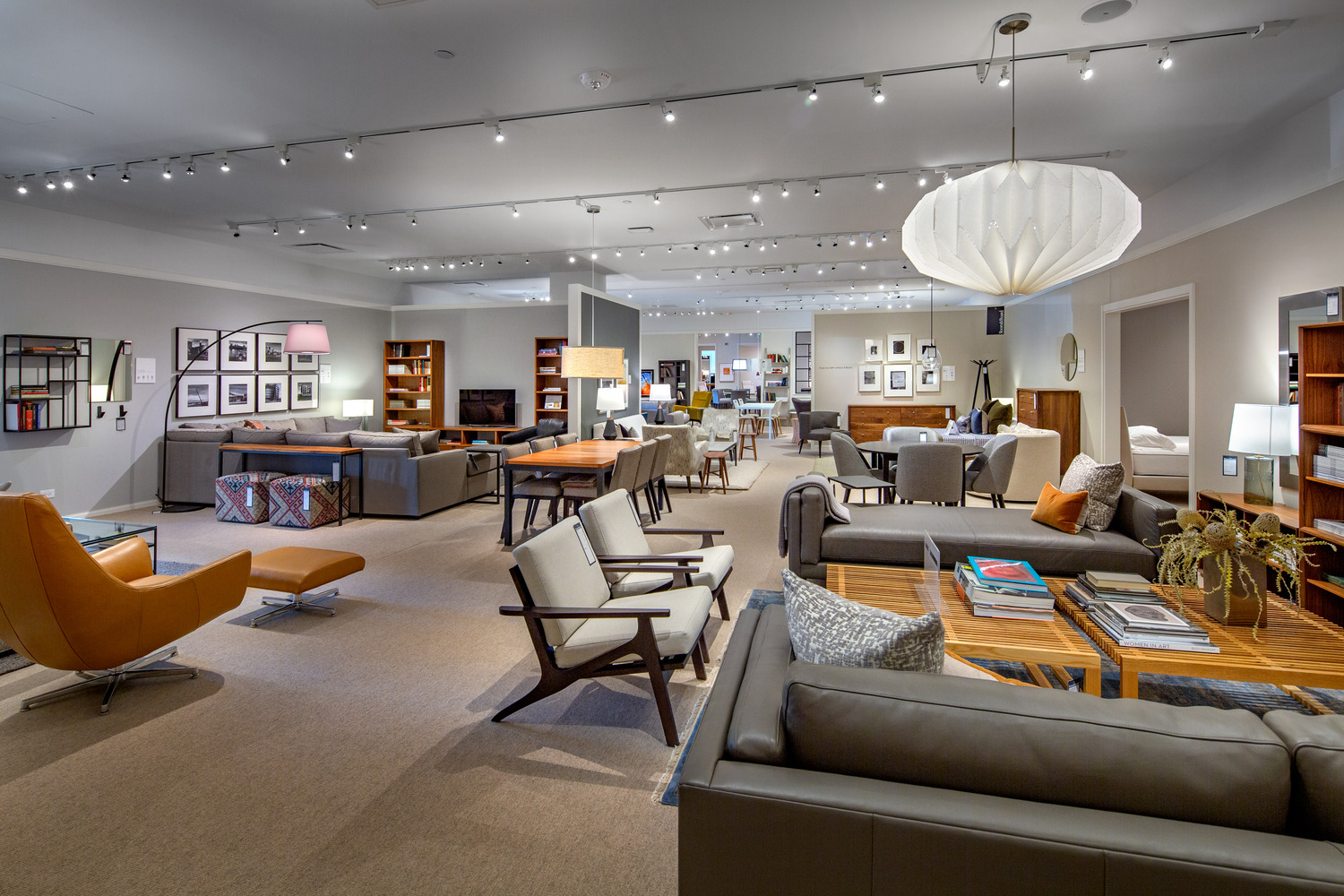 28,000 SF interior and exterior renovation of existing retail facility