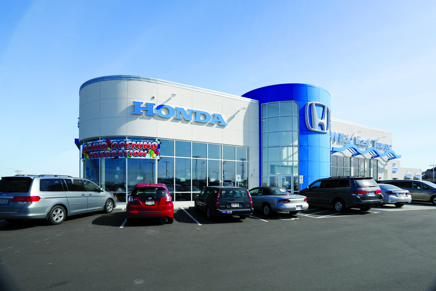 "46,424 s.f. newhonda deadership. Architects/Planners, S.C."