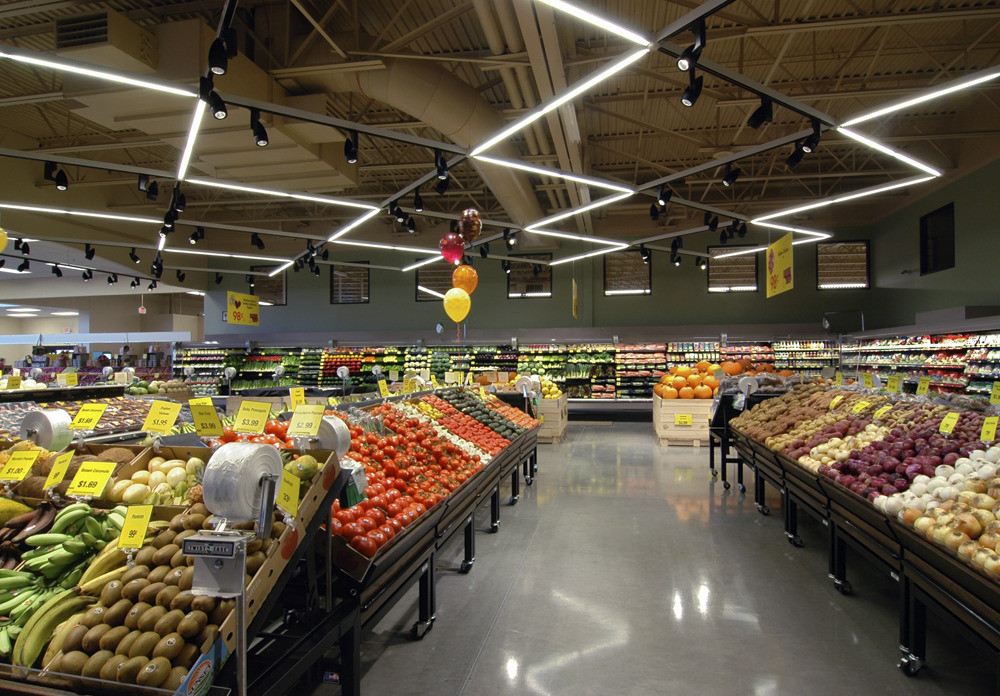 "70,443 s.f. new grocery store and sitework.Schroeder & Holt Architects."
