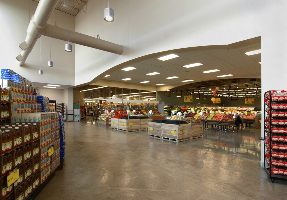 "70,443 s.f. new grocery store and sitework.Schroeder & Holt Architects."