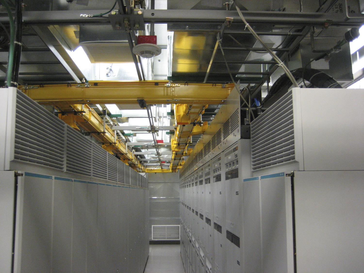 "202,948 s.f. addition and remodel of existing telecommunications facility.  KDH.  CALL Jen Parent or Nat Price before using Verizon images. "