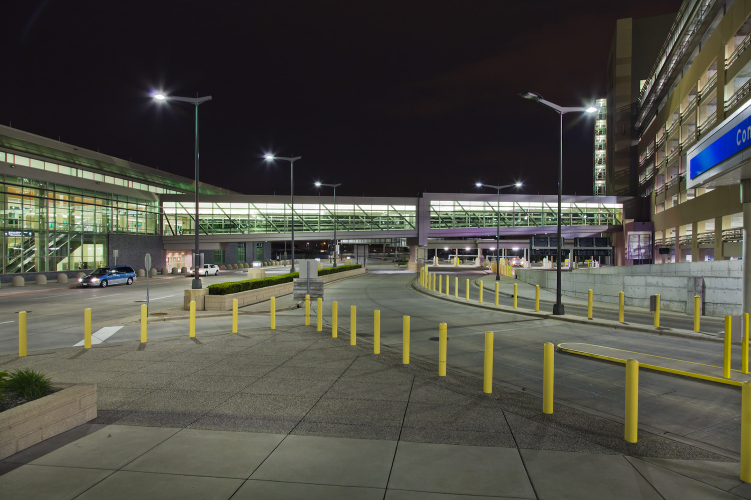 T2-Humphrey Terminal shot by Scott Gilbertson 06-06-13.