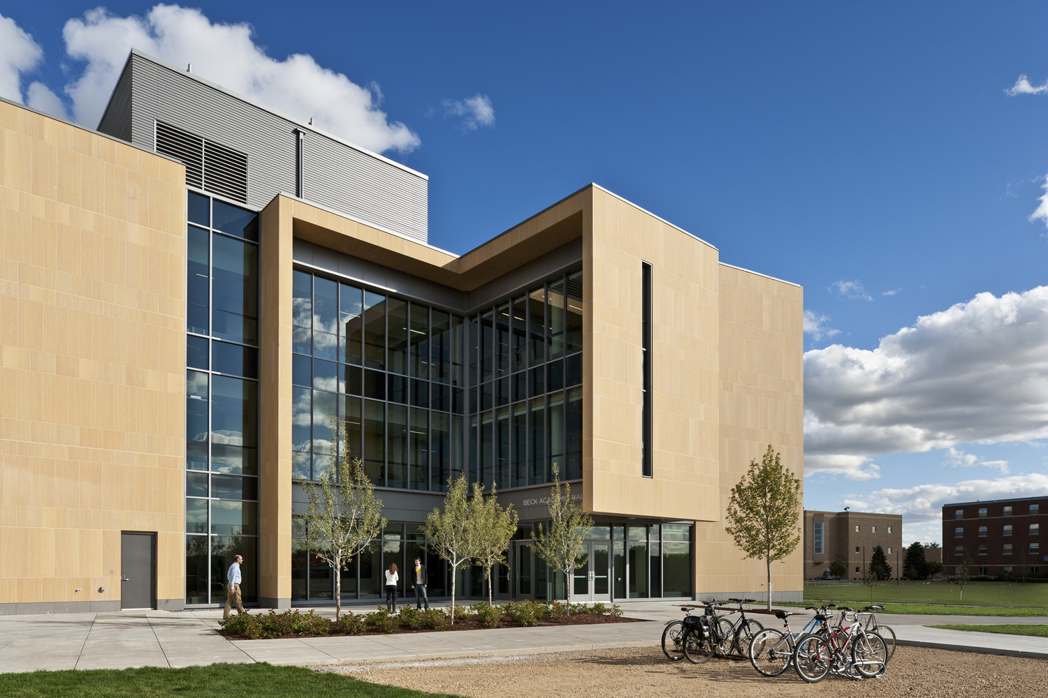 " 125,537 s.f./3-level (plus full basement) new academic building w/classrooms, lecture halls, computer rooms, large public atrium & faculty offices"