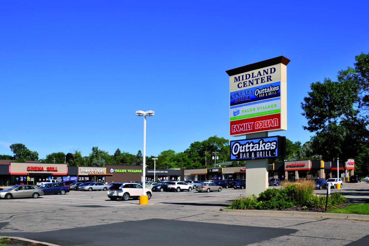 This established neighborhood center features destination tenants in the heart of New Hope.Major Tenants:CVS/Pharmacy, ARC Thrift, Cinema Grill