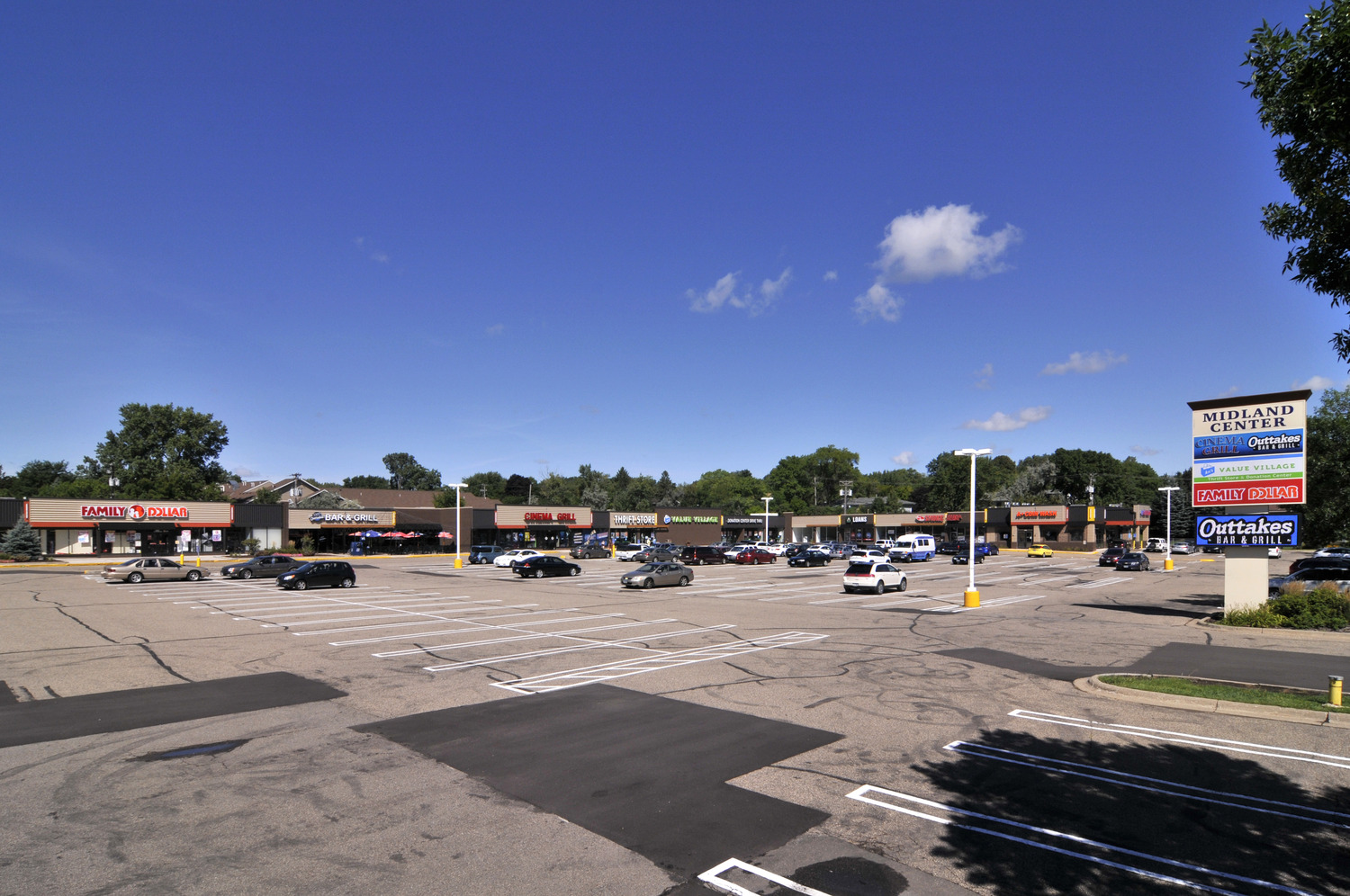 This established neighborhood center features destination tenants in the heart of New Hope.Major Tenants:CVS/Pharmacy, ARC Thrift, Cinema Grill